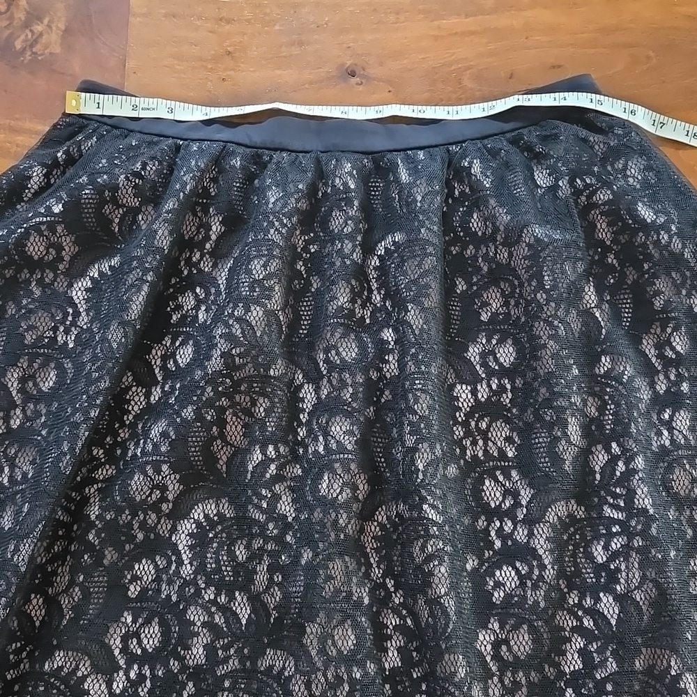 Express High Waisted Lace And Tulle Black And White Fit And Flare Skirt Size 12 - Picture 2 of 8